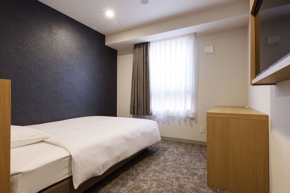 Plum Hotel 11/20