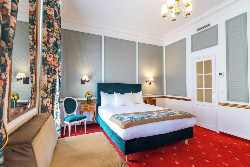 غرفة سوبيريور بسرير كوين بإطلالة على المدينة بشرفة مع أريكة، Hotel Belfast 4/10
