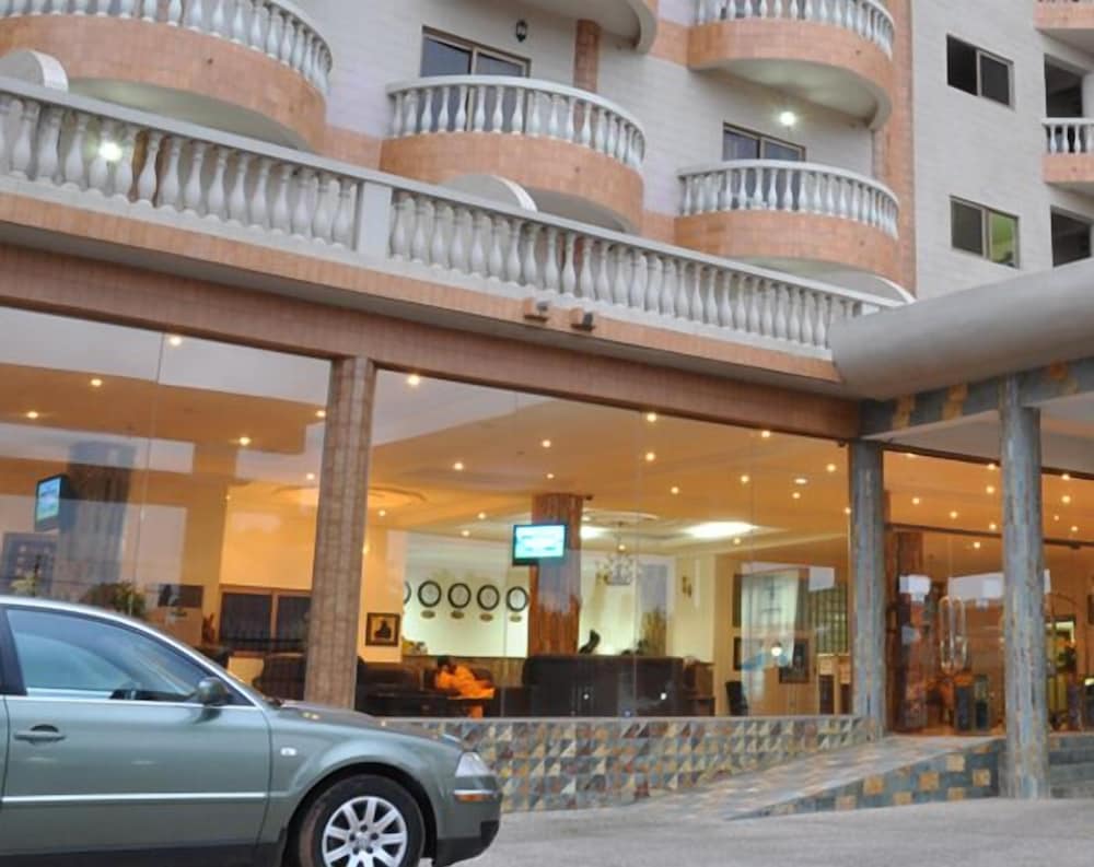 Mensvic Grand Hotel 10/53