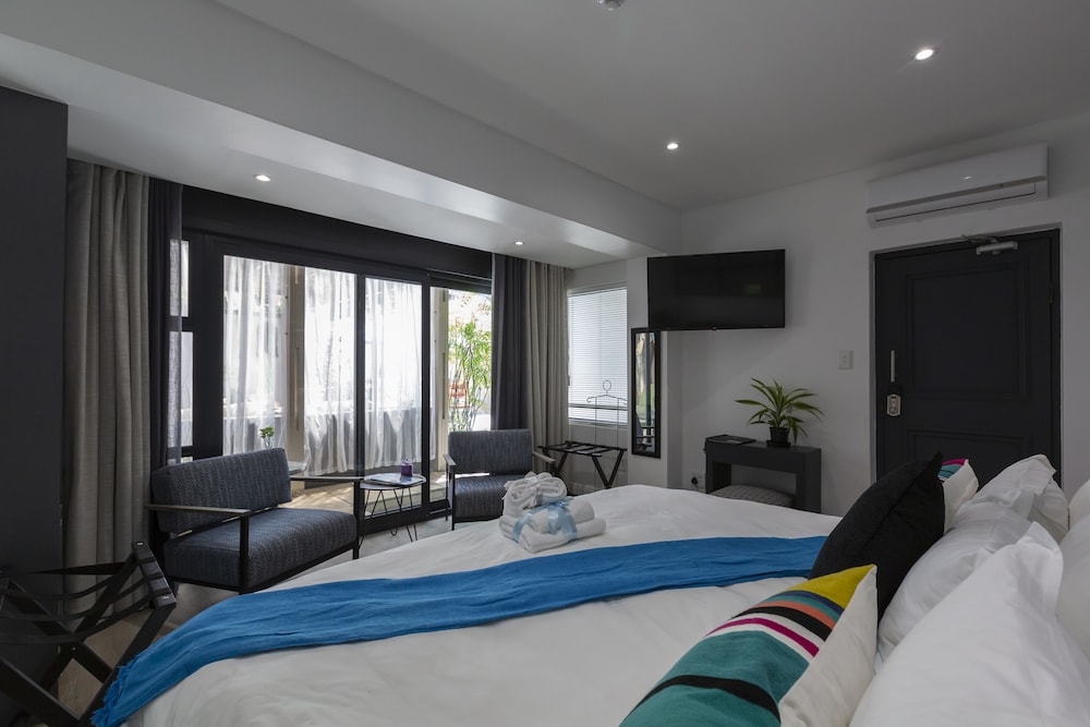 Point B Guest House 18/75