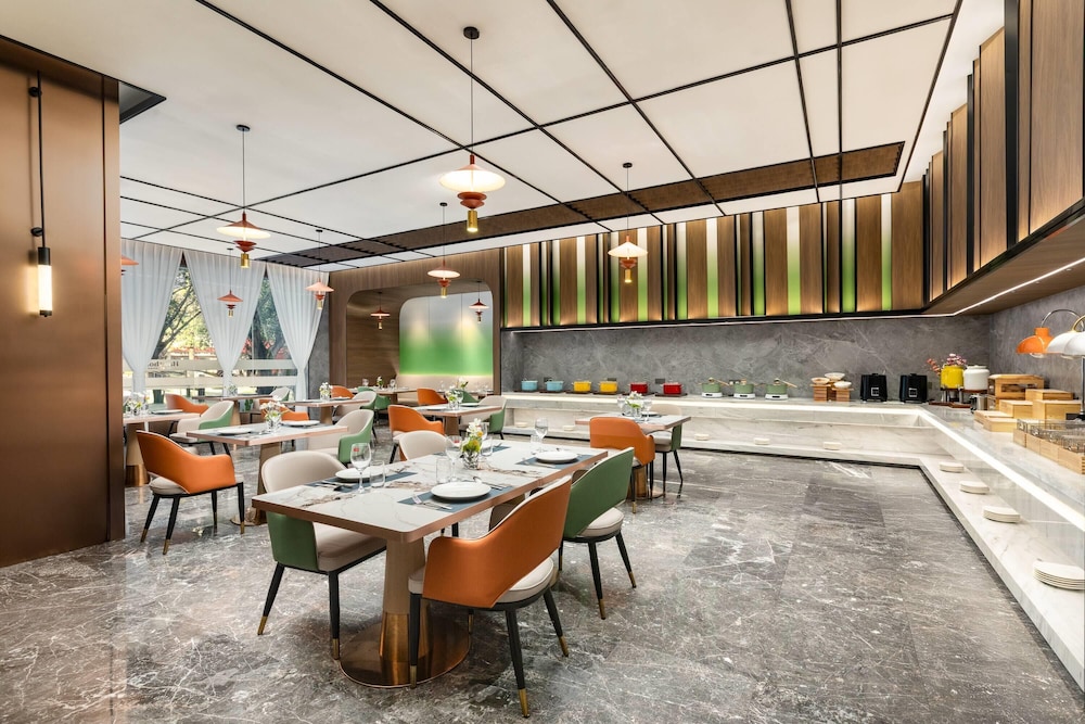 Hawthorn by Wyndham Lincang Linxiang 16/19