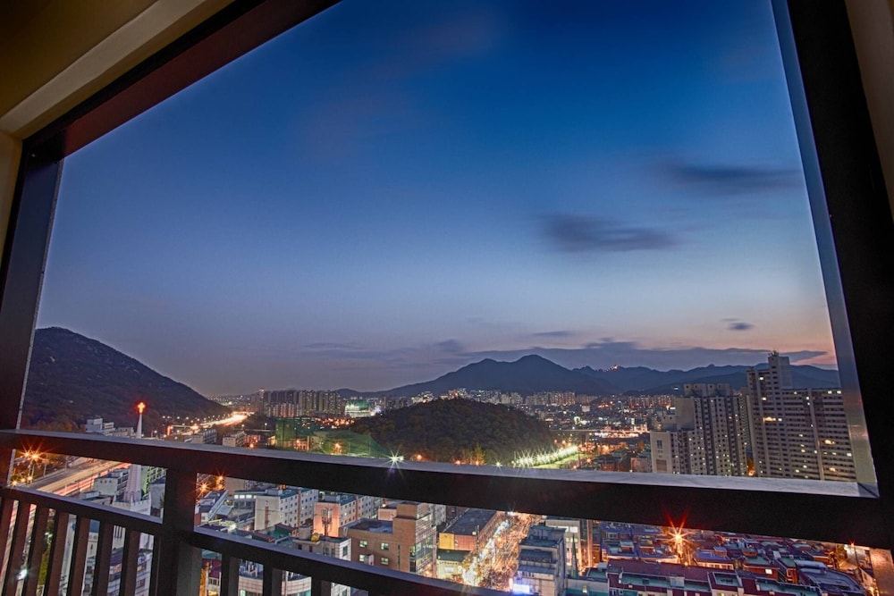 CS Premier Hotel Anyang 40/45
