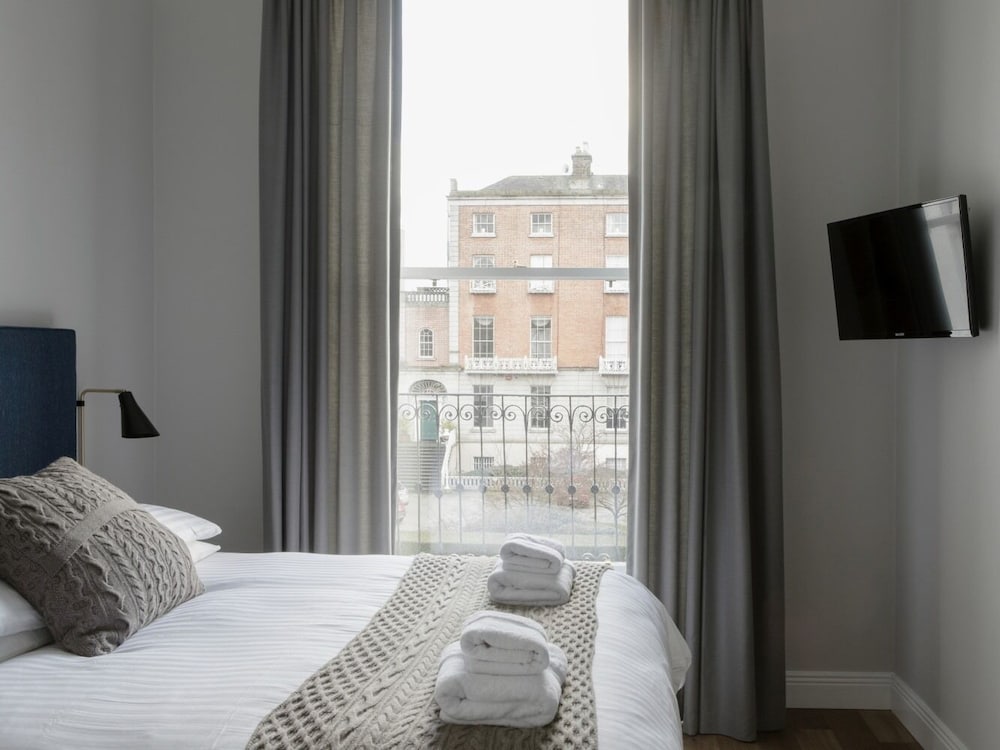 Pembroke Hall 17/50