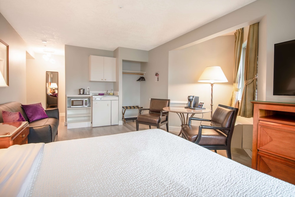 Coast Parksville Hotel 18/50