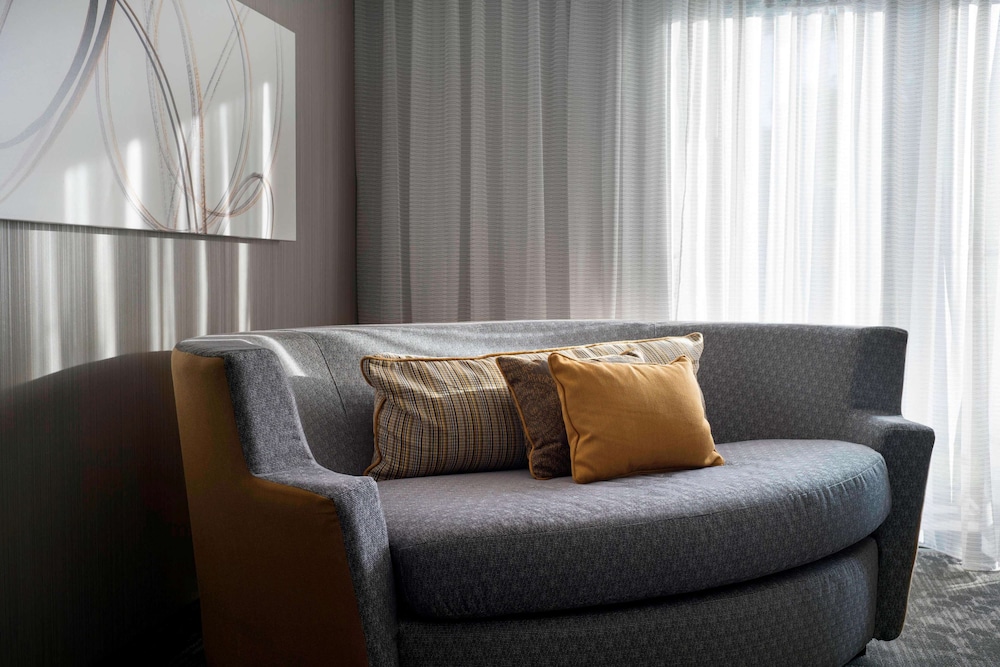 Sonesta Select Los Angeles Torrance South Bay 32/49