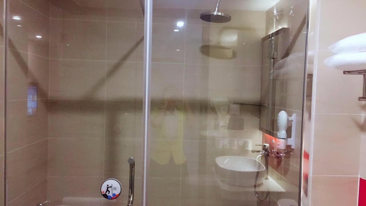 7 Days Premium (Shenzhen Songgang Yanchuan) 39/41