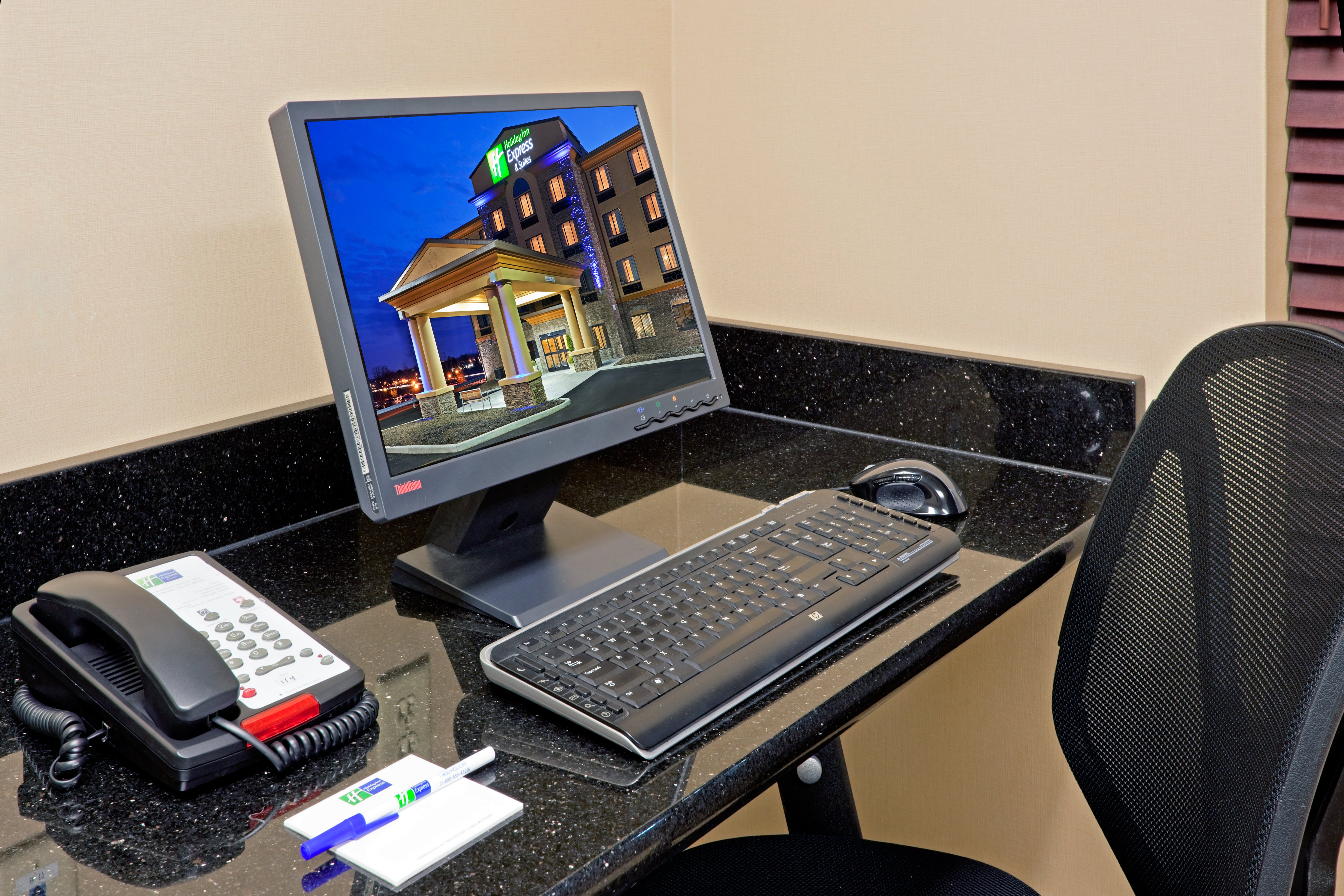 Holiday Inn Express & Suites Syracuse North - Airport Area 61/68