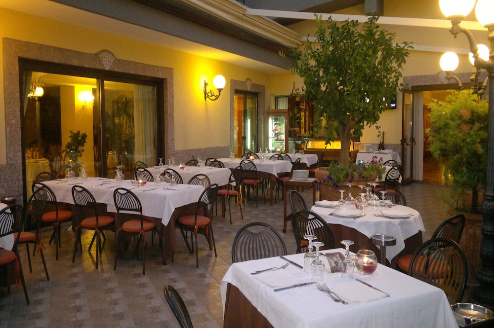 HOTEL RISTORANTE DONATO 44/73