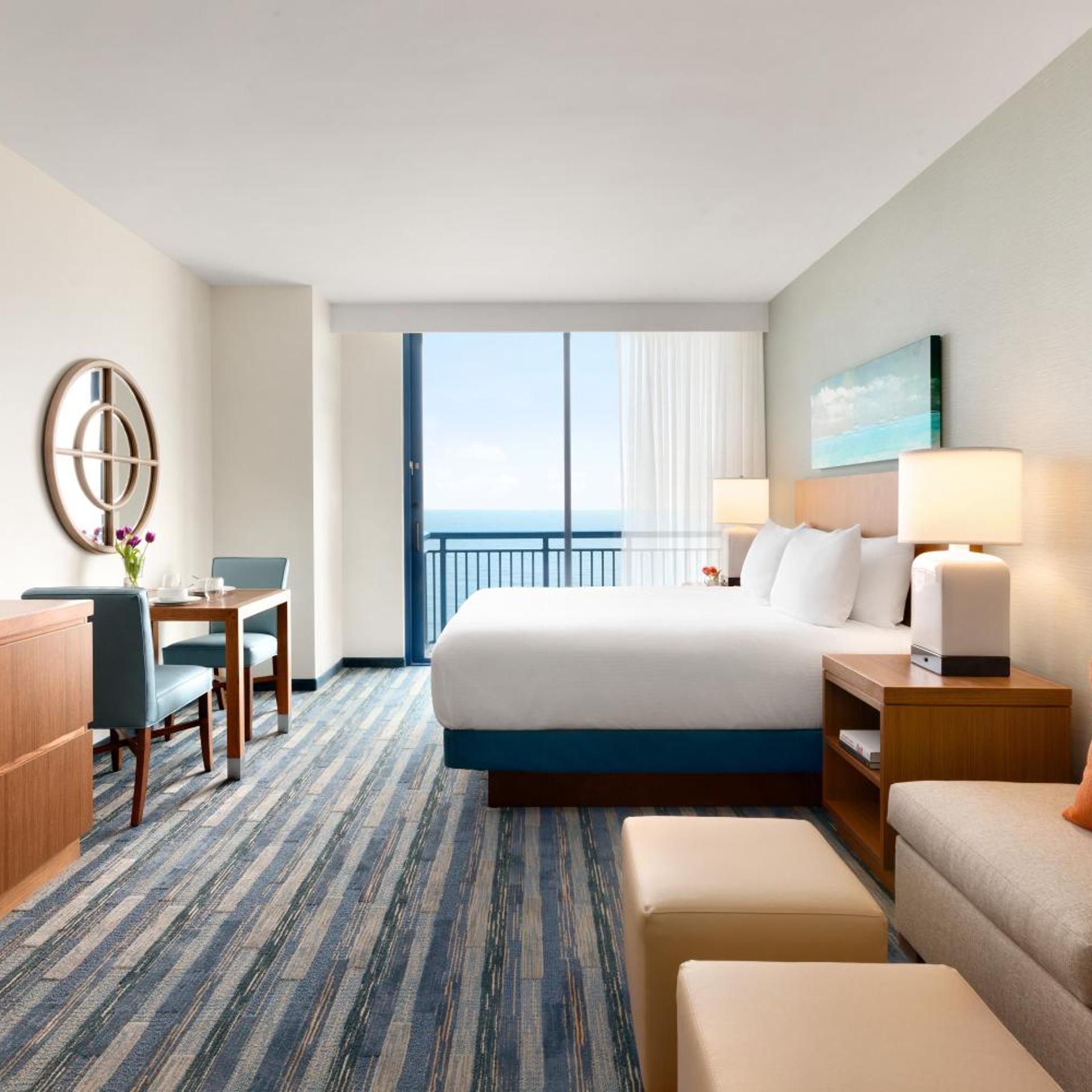 Studio, Suite, King Bed, Ocean Front, Sofa