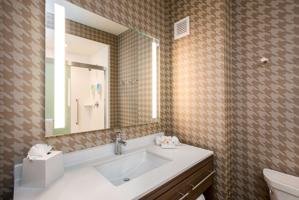 Home2 Suites By Hilton Carlsbad CA 13/44
