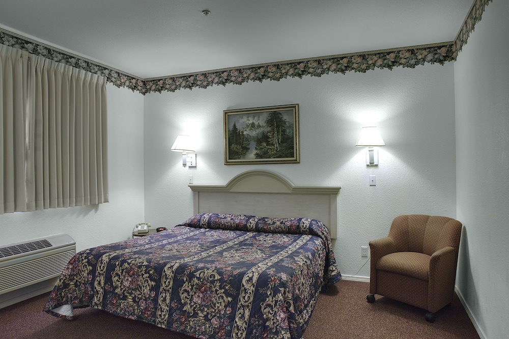 Lighthouse Inn 20/37
