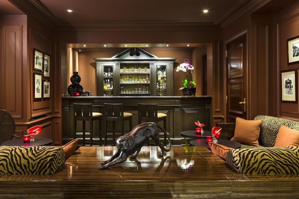 Hotel Francois 1Er 40/52