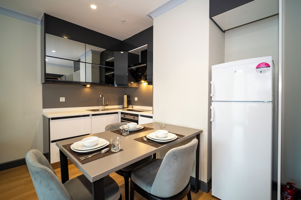 Rusel Park Residence 34/50