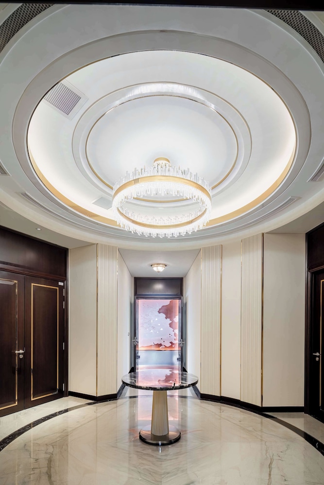 Radisson Blu Hotel 8/50