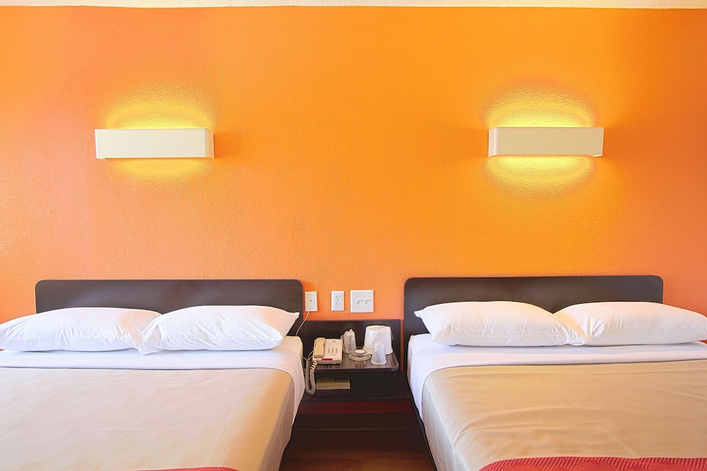 Motel6 East Brunswick, NJ 11/25