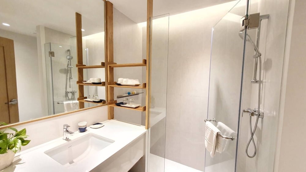 Novotel Rayong Rim Pae Resort 76/76