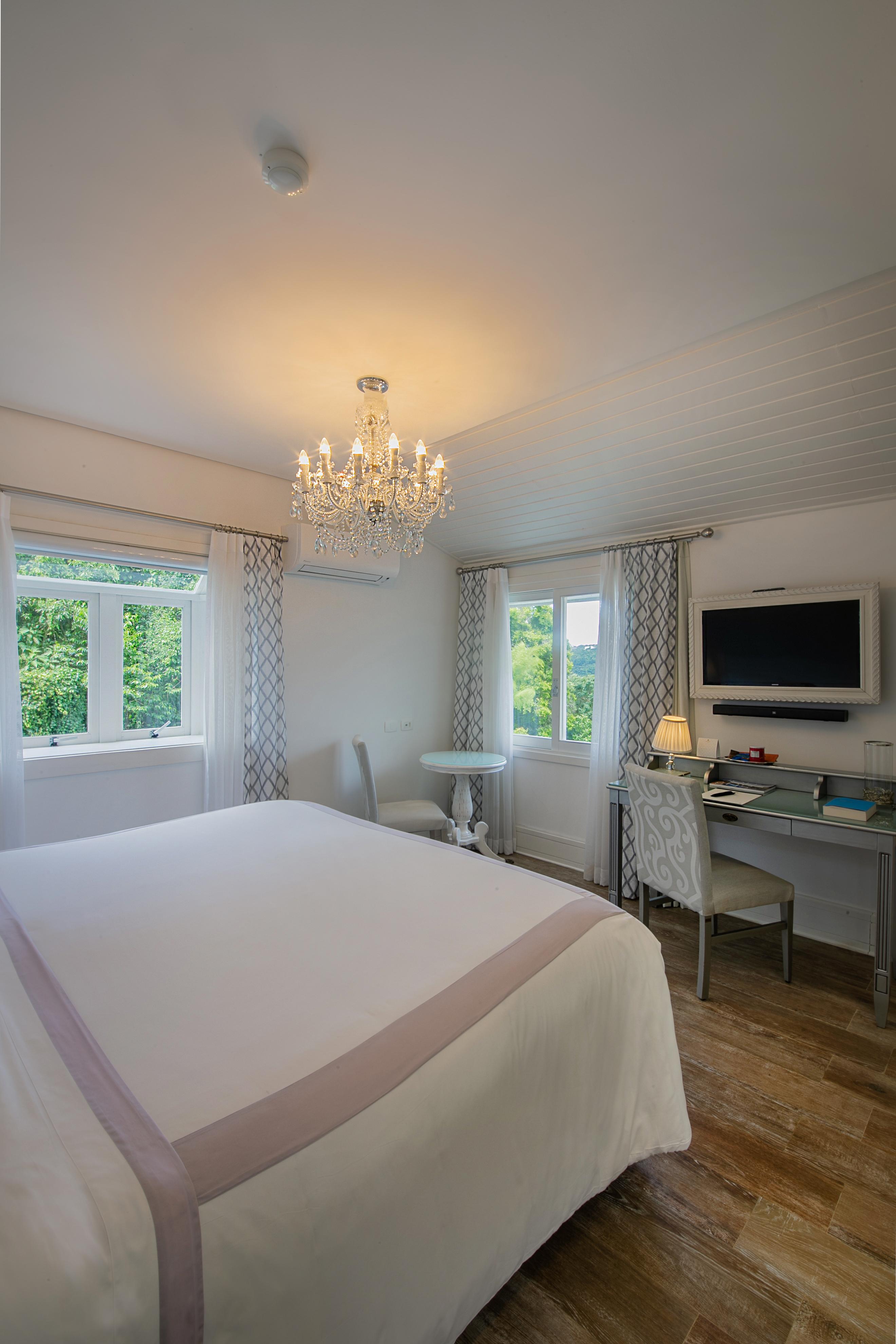 Luxury, Double Bed, Valley View