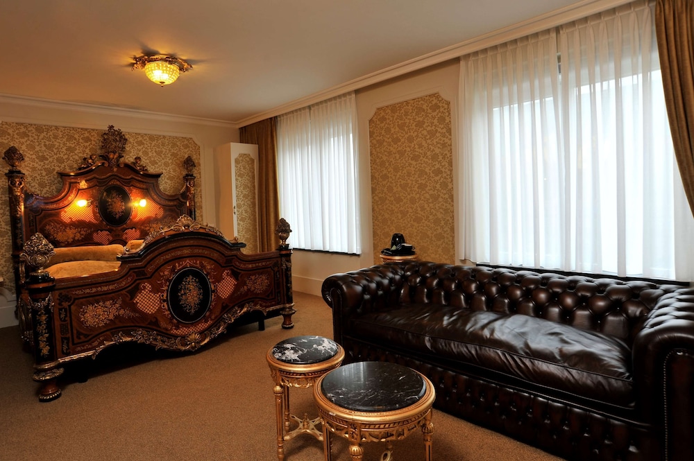 Golden Tulip West Ende 44/73