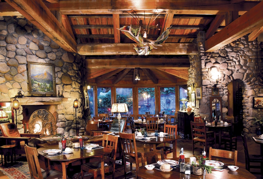 restaurant cafeteria