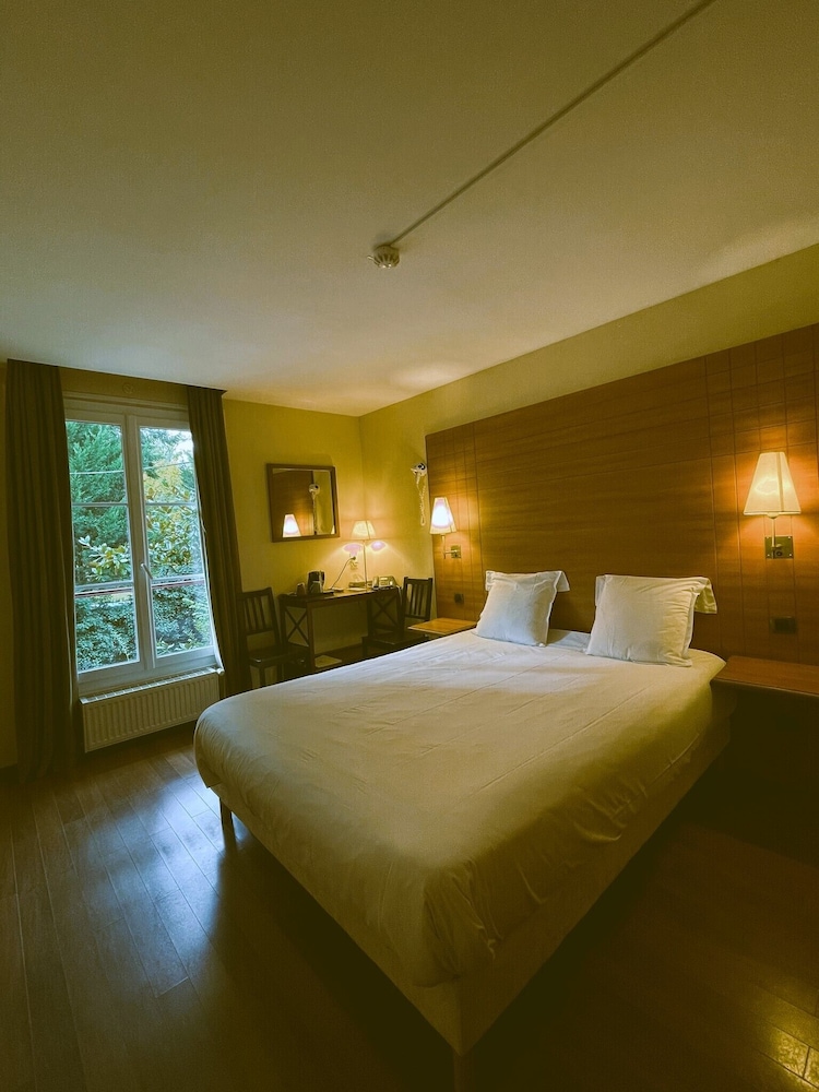 Hipotel Hostellerie Du Lys 8/49