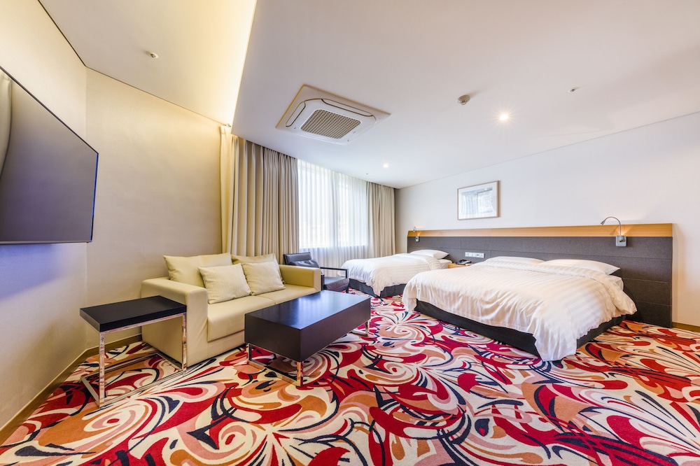 Shin Shin Hotel Jeju Airport (ex Hotel Kenny Story Premium Jeju Yeondong) 29/61