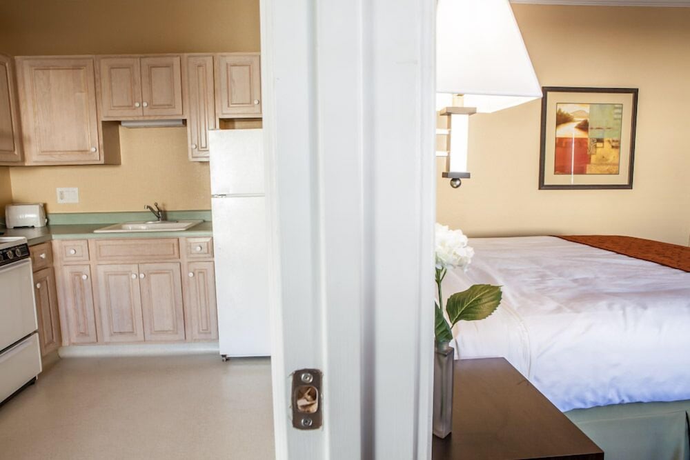 Marinwood Inn & Suites 24/43
