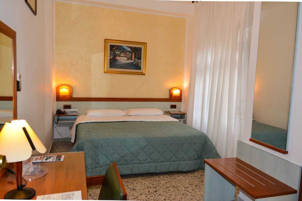 Hotel Condor 27/71