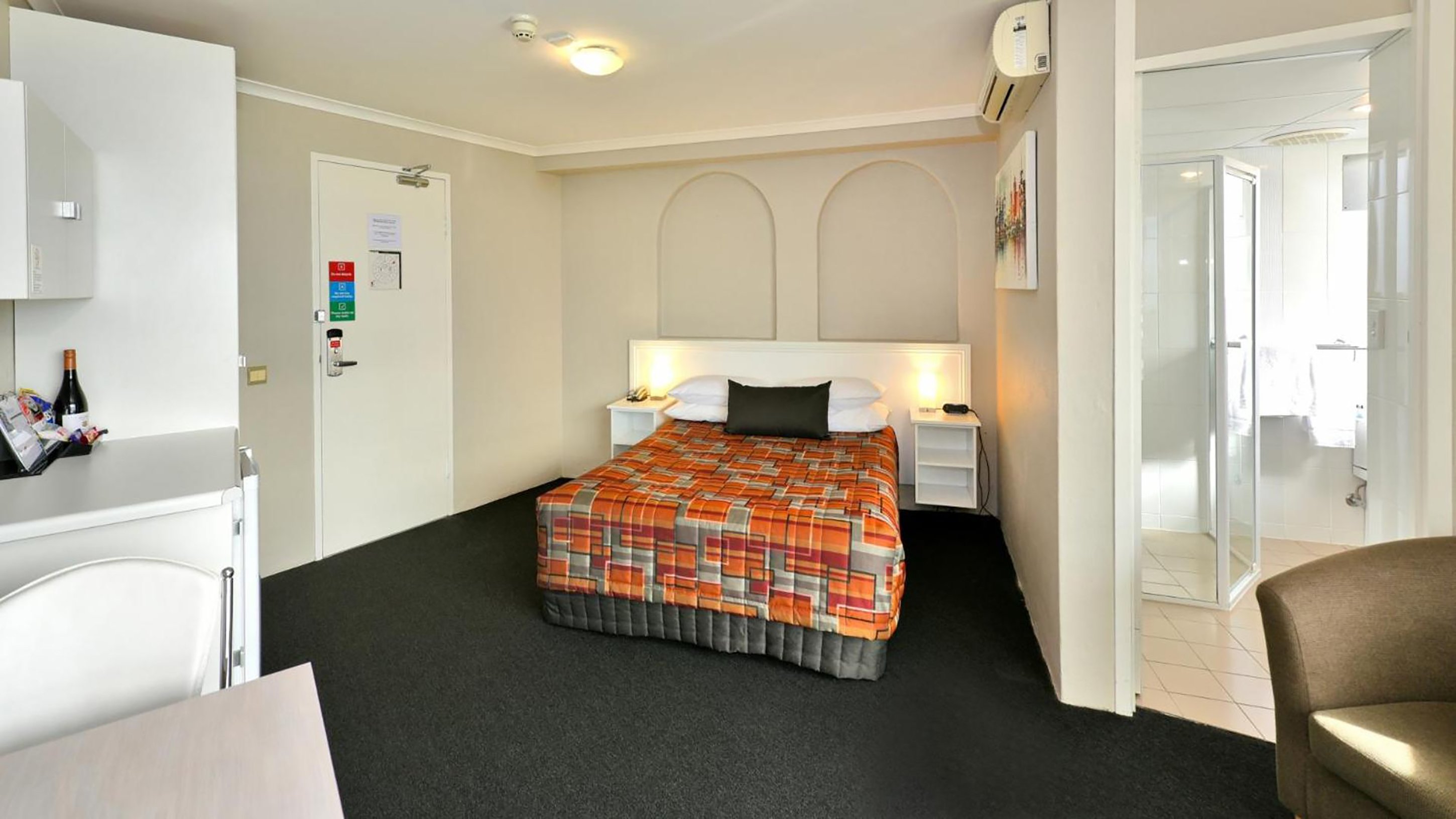 Atlantic Tower Motor Inn 43/45