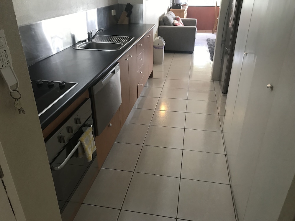 REEF GATEWAY APARTMENTS 18/61