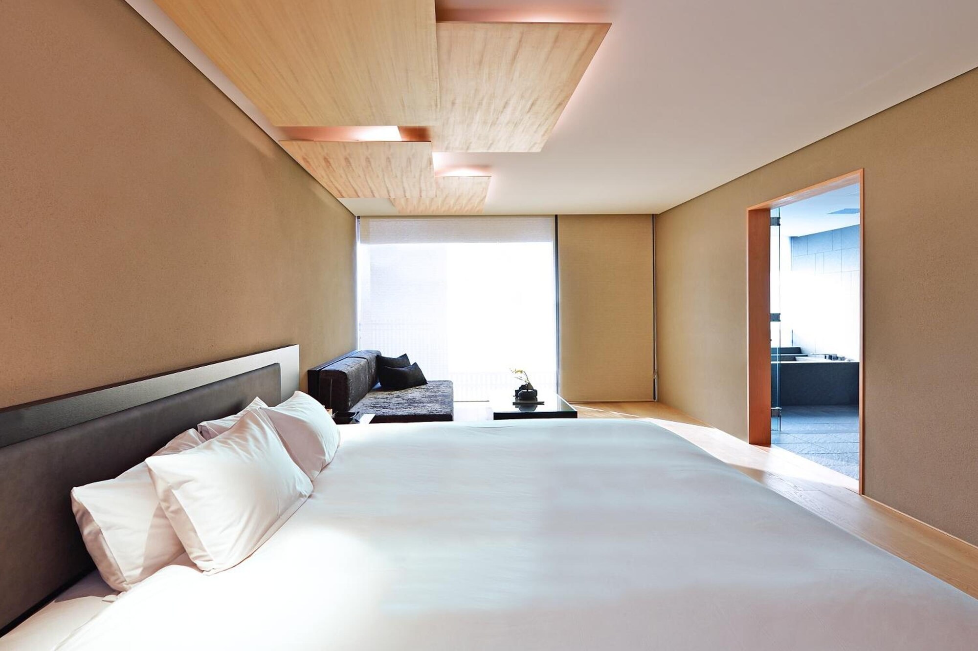 DELUXE, BALCONY