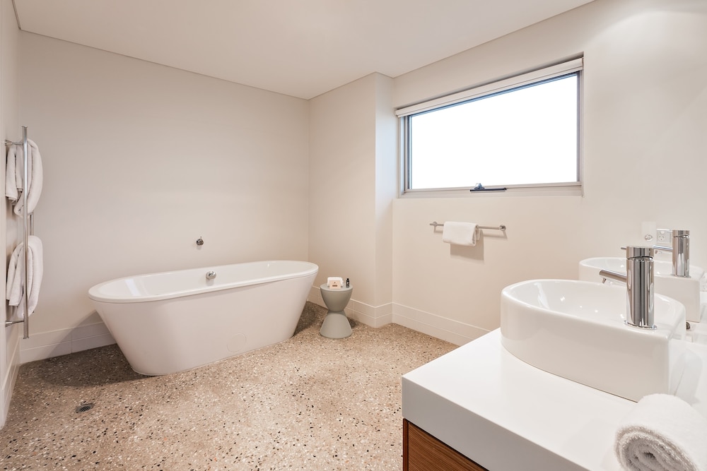 3 Bedrooms, Beach House, 3 King Beds