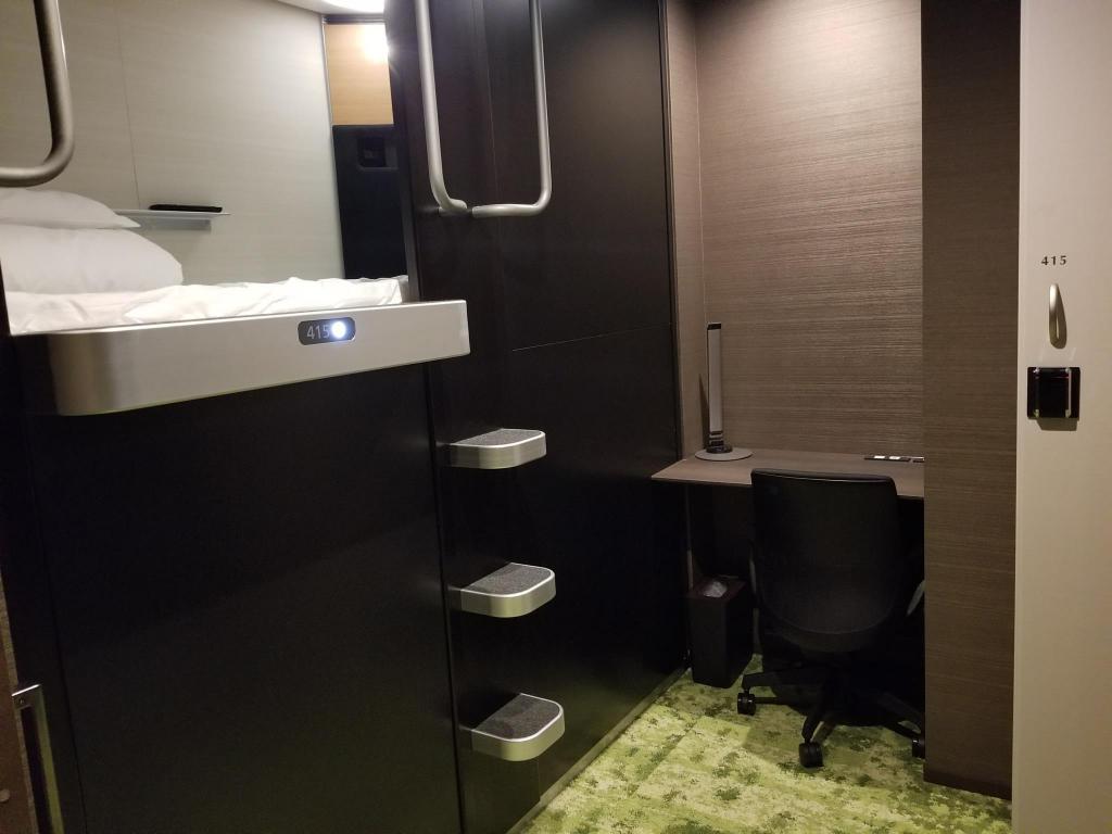 Capsule, Male Dorm, Superior, Single Bed