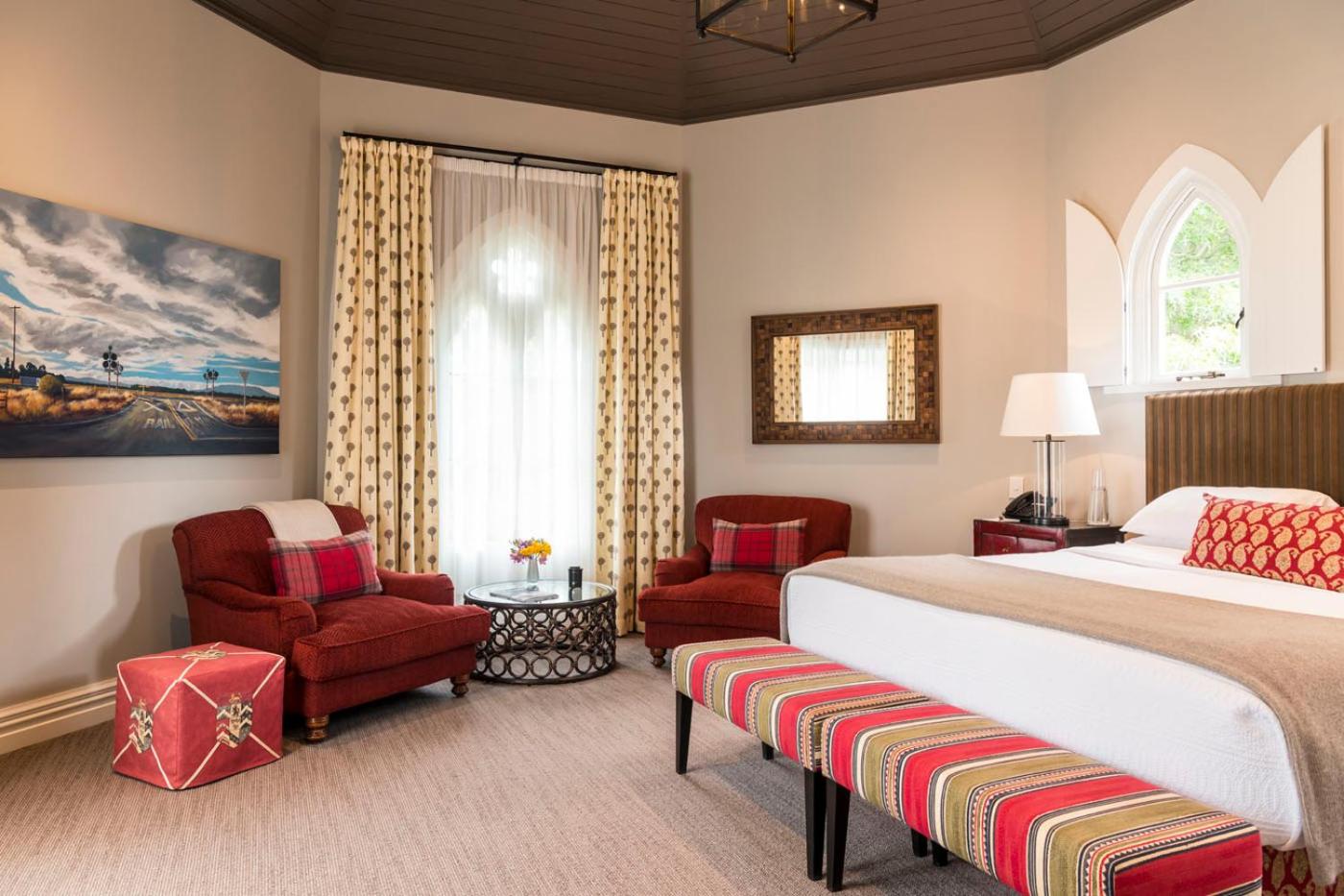 Premium, Lodge, Suite