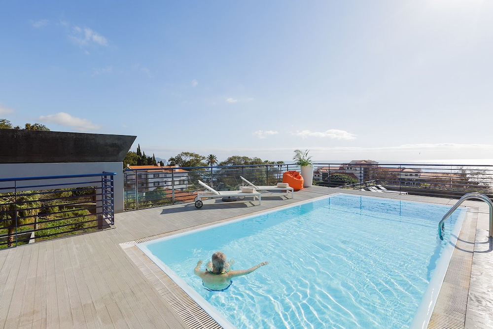 Terrace Mar Suite Hotel 59/60