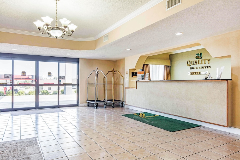 Quality Inn and Suites Pearl-Jackson 7/36