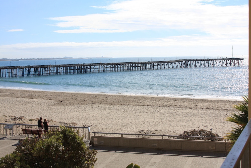 Crowne Plaza Ventura Beach 35/74