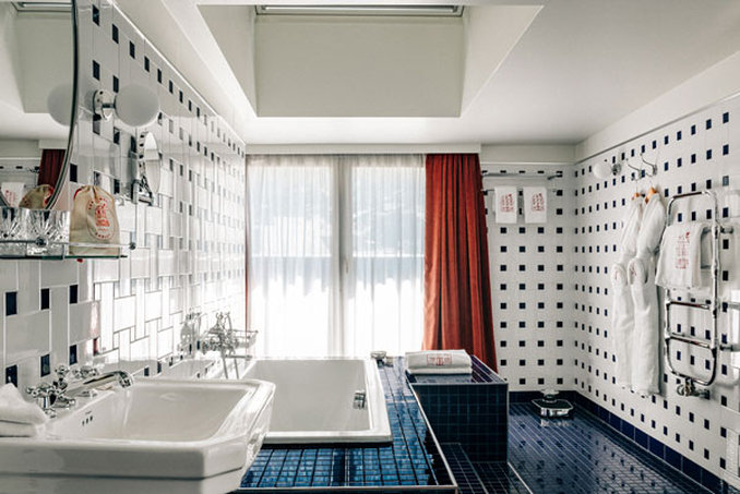Experimental Chalet 23/25
