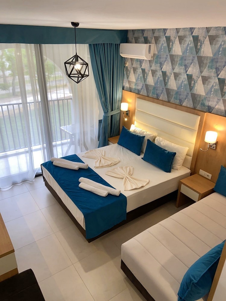 Pearl Beach Resort 16/62