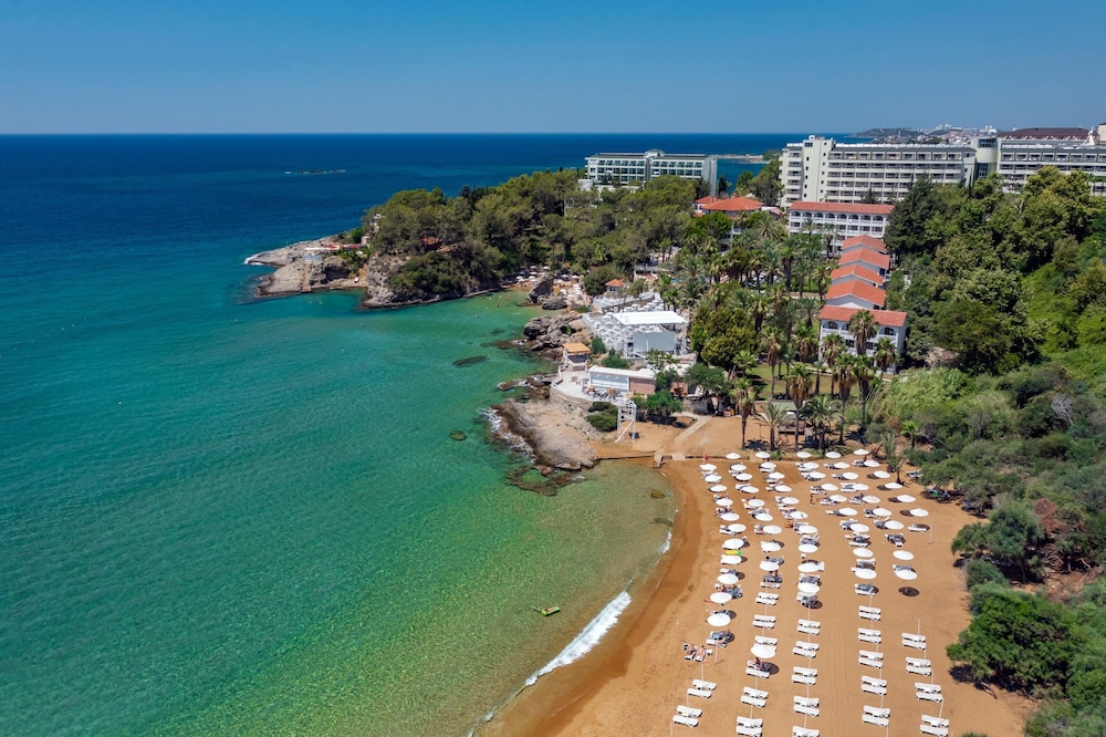 Utopia Beach Club 66/69