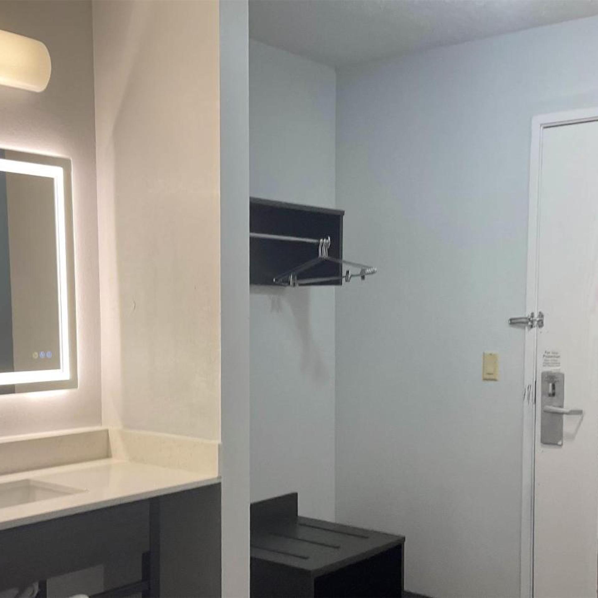 Motel6 Omaha, NE - IAT West 36/38