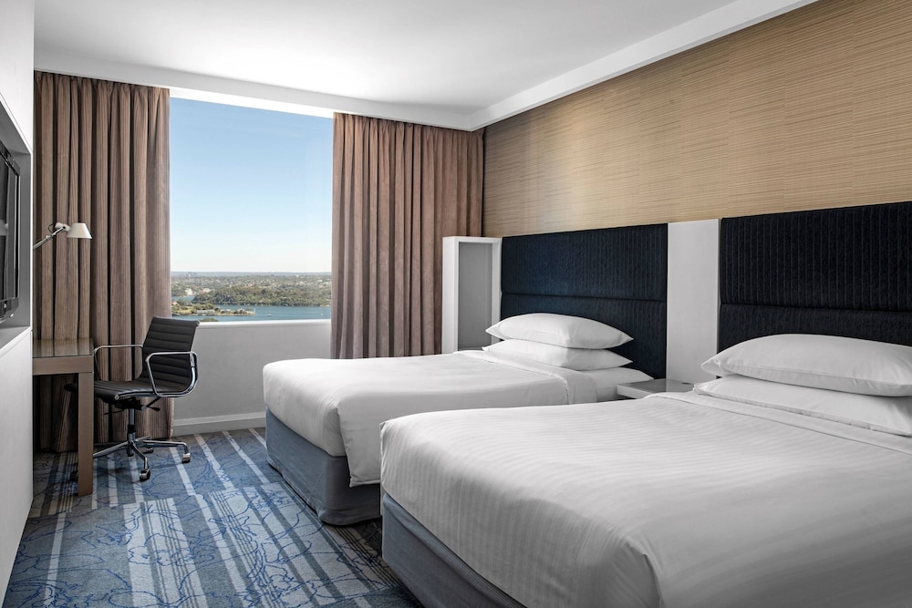 Sydney Harbour Marriott 20/53