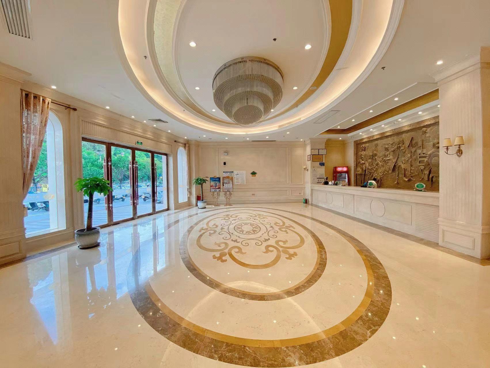 Vienna Hotel (Lingshui Center) 9/47