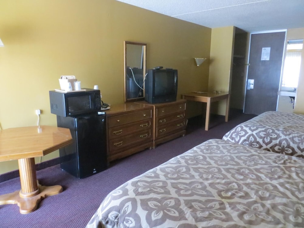Days Inn Colorado Springs/Garden of the Gods 16/36
