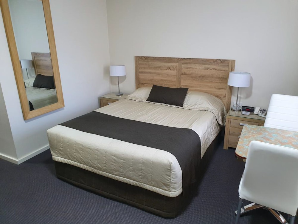 Sherbourne Terrace Hotel 14/39