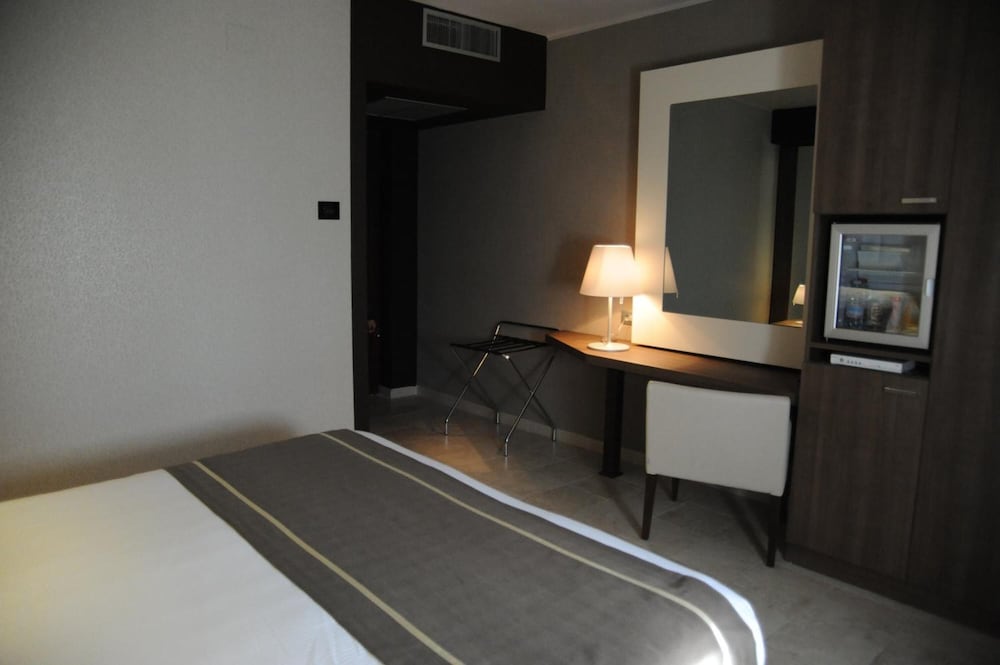 Hotel Lafayette 7/50