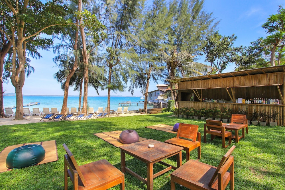 Samed Hideaway Resort 24/47