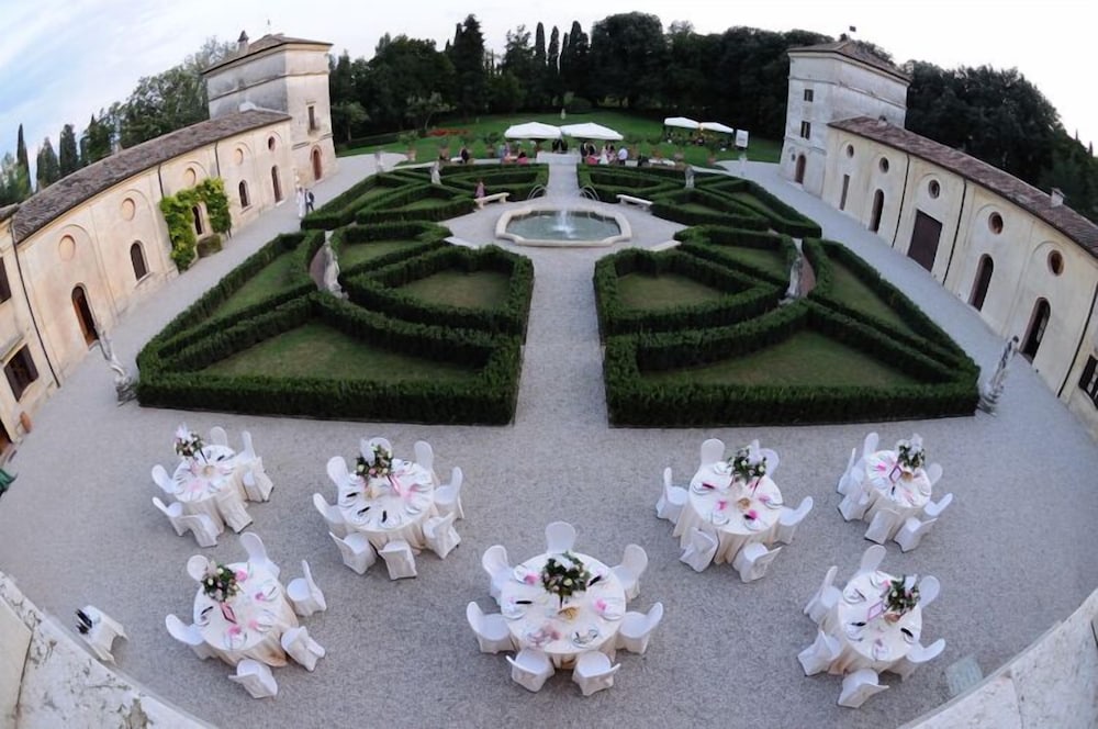 HOTEL VILLA GIONA 4/77