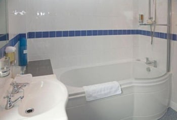 The Meltham Guest House 28/29