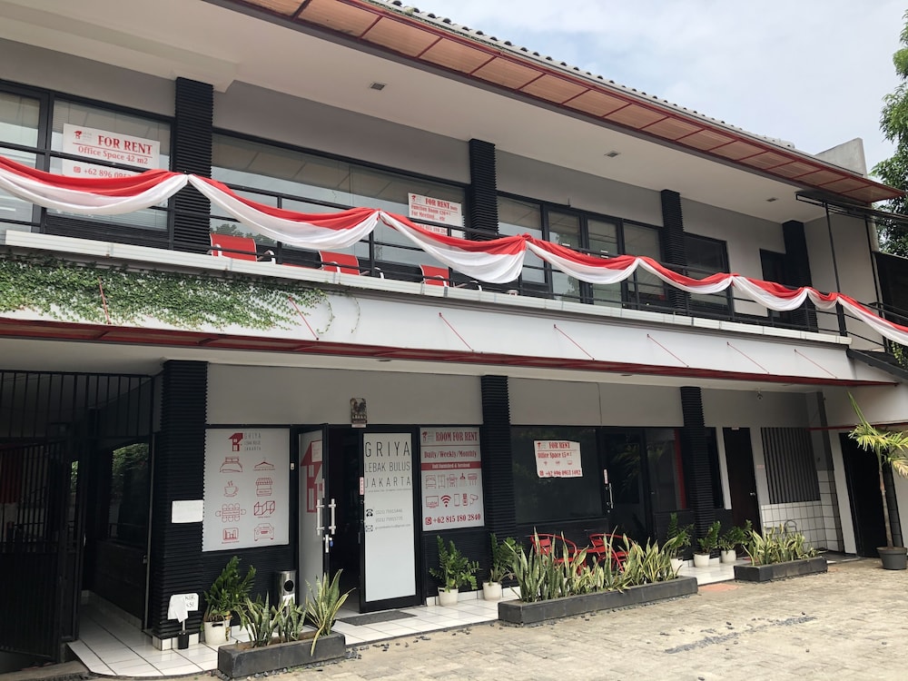 Reddoorz Plus Near Rs Fatmawati 2 1/28