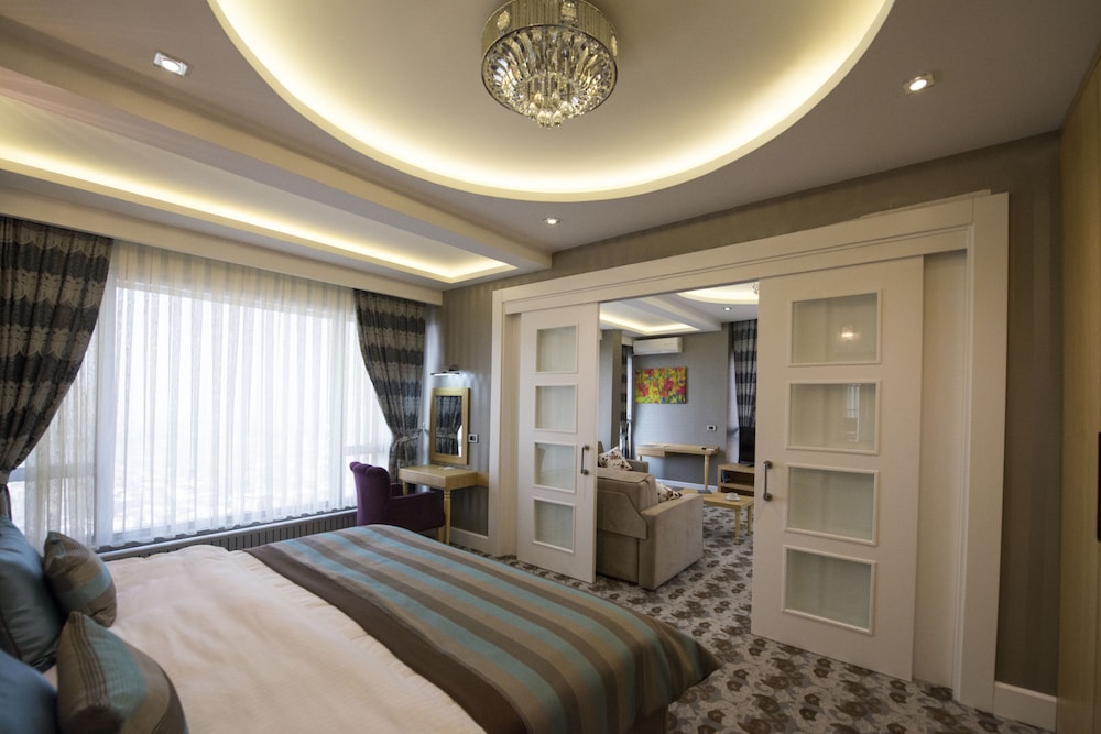 THE BERUSSA HOTEL 28/54